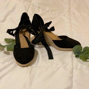 Old Navy Black Wedges